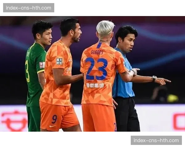 退役裁判克拉滕伯格谈执法经历:不同联赛的战术风格影响裁判尺度 退役裁判克拉滕伯格谈执法经历:不同联赛的战术风格影响裁判尺度